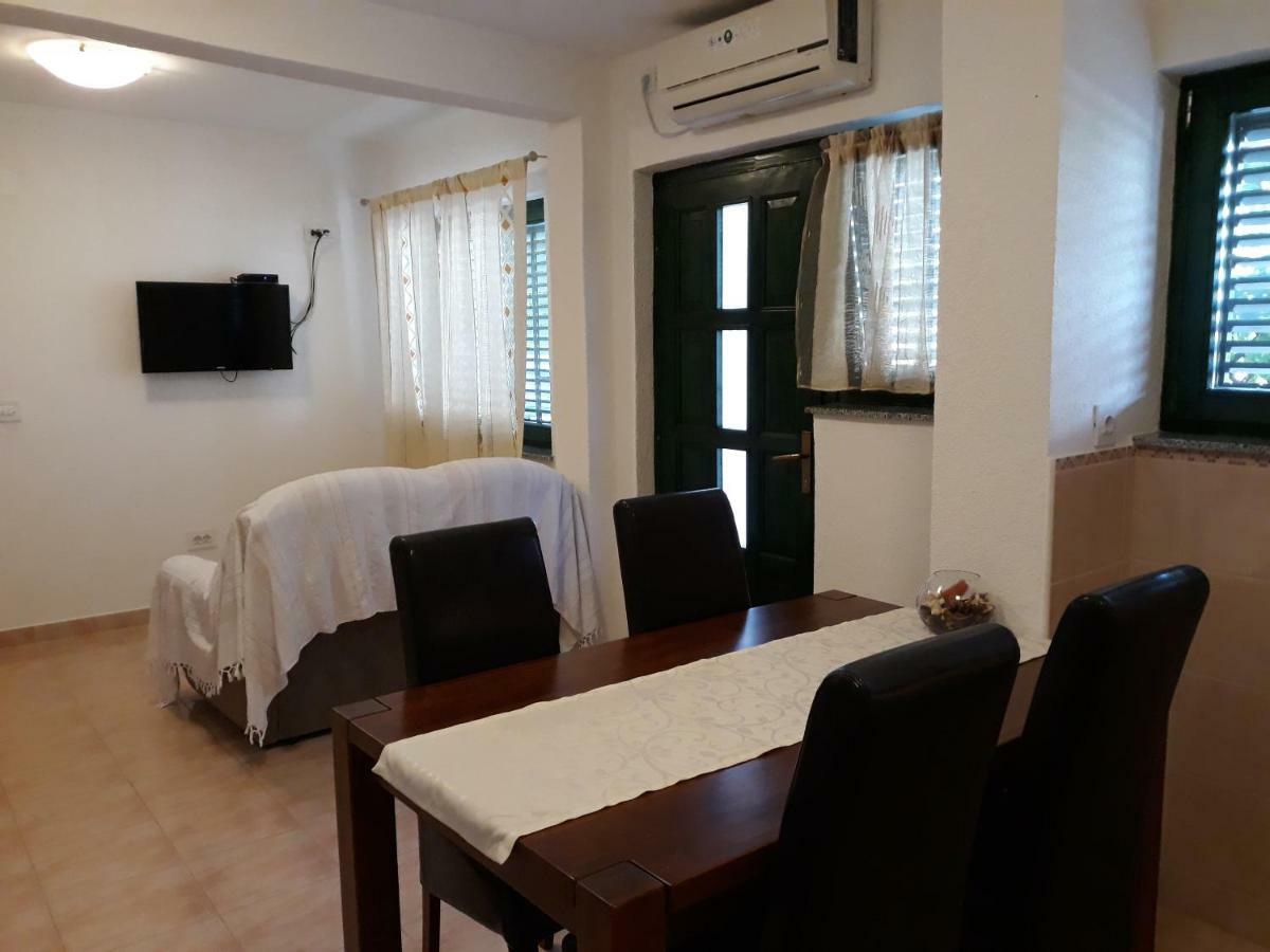 Apartments Jelicic Biograd Na Moru Εξωτερικό φωτογραφία