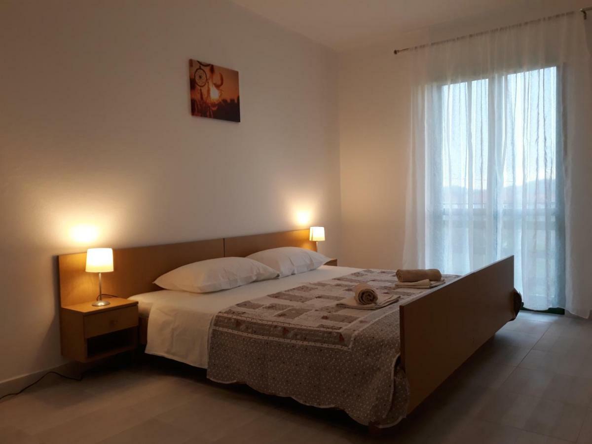 Apartments Jelicic Biograd Na Moru Εξωτερικό φωτογραφία